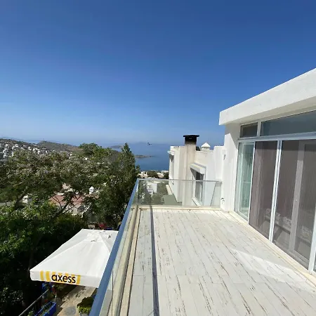 Oezel Plajli Site Icerisinde 3+1 Kiralik Αλικαρνασσός